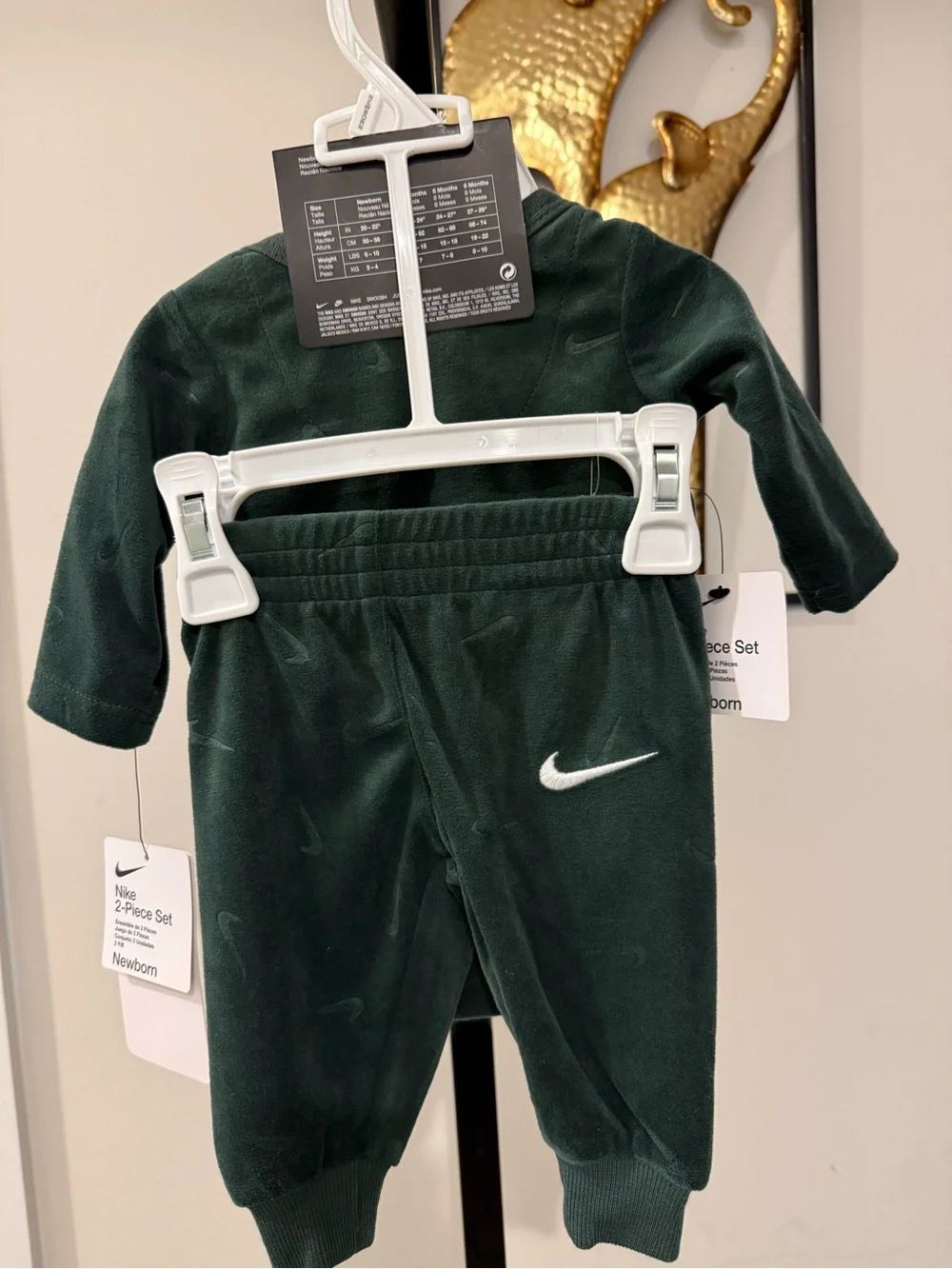 Nike Newborn Essentials Bodysuit & Pants Set